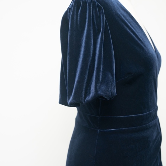 Lauren Ralph Lauren. Puff Sleeve Velvet  Wrap Dress. - Picture 13 of 14